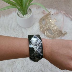 Black chunky geometric clasp bracelet